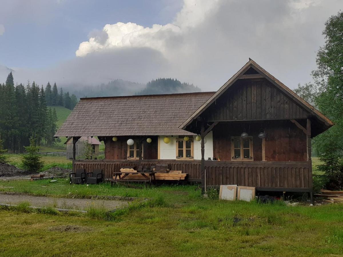 La Malu' Bistritei - Casutele Valea Stanii Hotell Eksteriør bilde