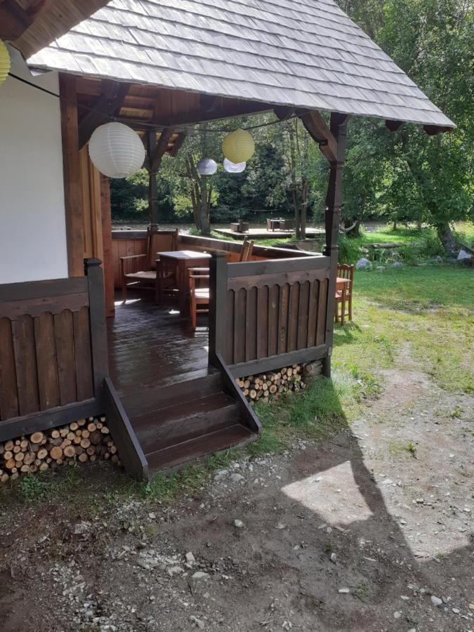 La Malu' Bistritei - Casutele Valea Stanii Hotell Eksteriør bilde