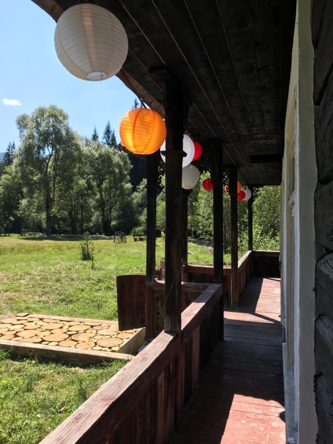 La Malu' Bistritei - Casutele Valea Stanii Hotell Eksteriør bilde